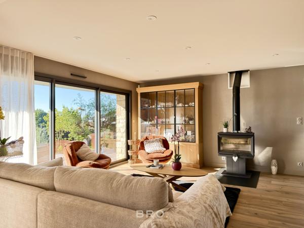 VANNES – MAISON DE CARACTÈRE RÉNOVÉE – 192 M² – 4 CHAMBRES – 2 000 M² DE TERRAIN
