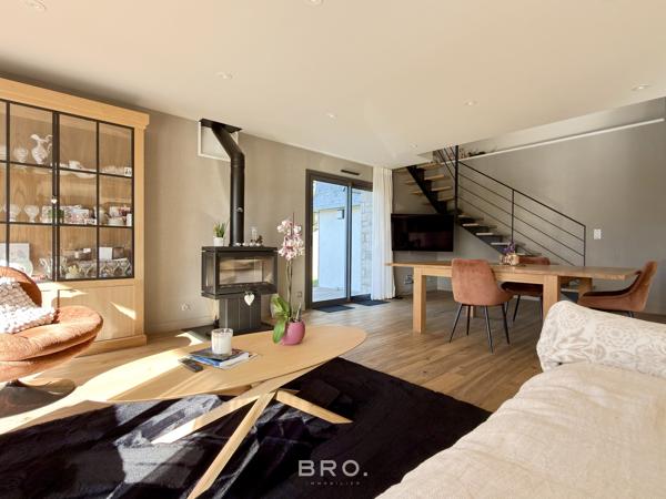 VANNES – MAISON DE CARACTÈRE RÉNOVÉE – 192 M² – 4 CHAMBRES – 2 000 M² DE TERRAIN