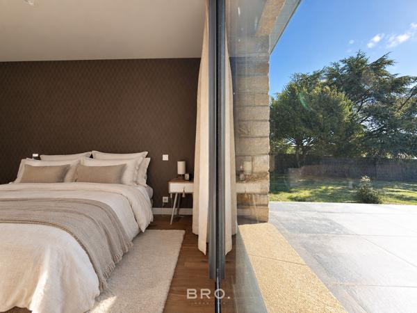VANNES – MAISON DE CARACTÈRE RÉNOVÉE – 192 M² – 4 CHAMBRES – 2 000 M² DE TERRAIN