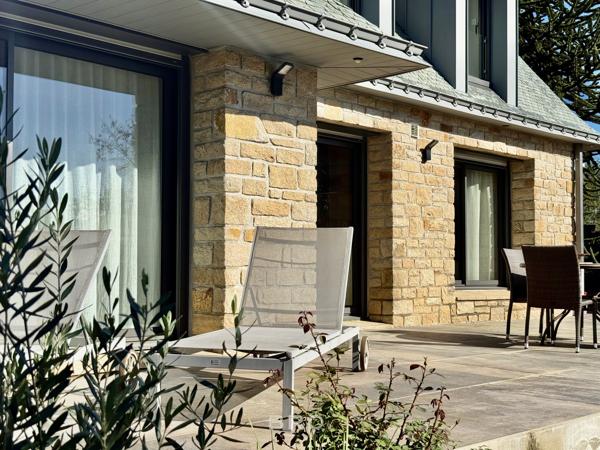 VANNES – MAISON DE CARACTÈRE RÉNOVÉE – 192 M² – 4 CHAMBRES – 2 000 M² DE TERRAIN
