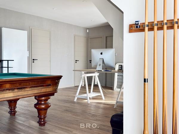 VANNES – MAISON DE CARACTÈRE RÉNOVÉE – 192 M² – 4 CHAMBRES – 2 000 M² DE TERRAIN