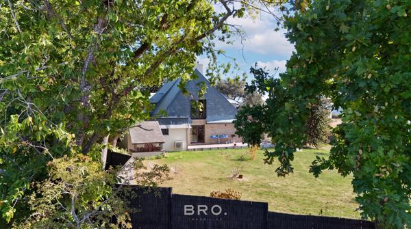 VANNES – MAISON DE CARACTÈRE RÉNOVÉE – 192 M² – 4 CHAMBRES – 2 000 M² DE TERRAIN
