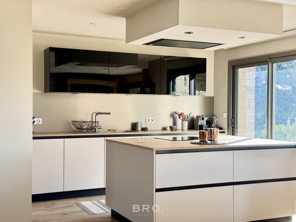 VANNES – MAISON DE CARACTÈRE RÉNOVÉE – 192 M² – 4 CHAMBRES – 2 000 M² DE TERRAIN