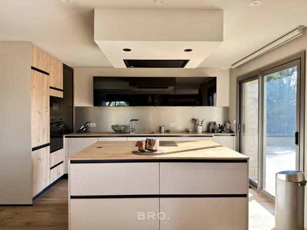VANNES – MAISON DE CARACTÈRE RÉNOVÉE – 192 M² – 4 CHAMBRES – 2 000 M² DE TERRAIN