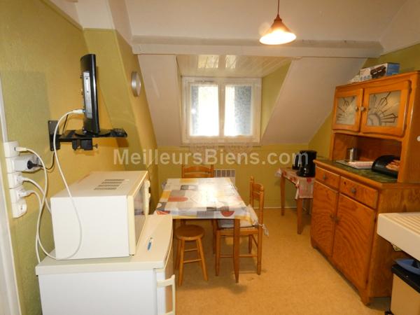 Appartement T1 lumineux au 3eme étage avec chambre dans petite coproprièté.