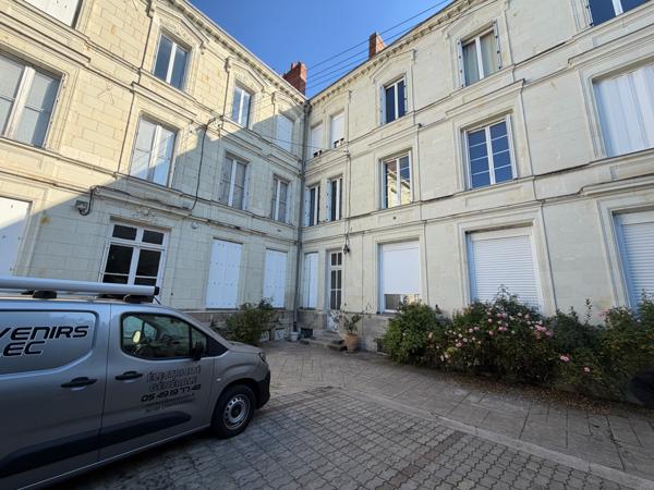 STUDIO en RDC de 26,5m² - CAVE et PARKING