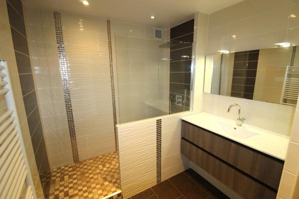 Nevers (58000) APPARTEMENT 2 CHAMBRES AVEC GARAGE