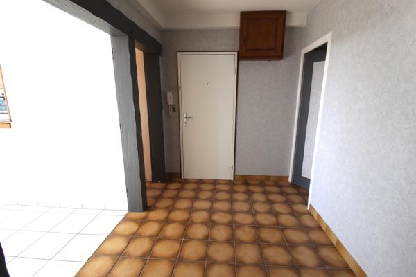 Nevers (58000) APPARTEMENT 2 CHAMBRES AVEC GARAGE