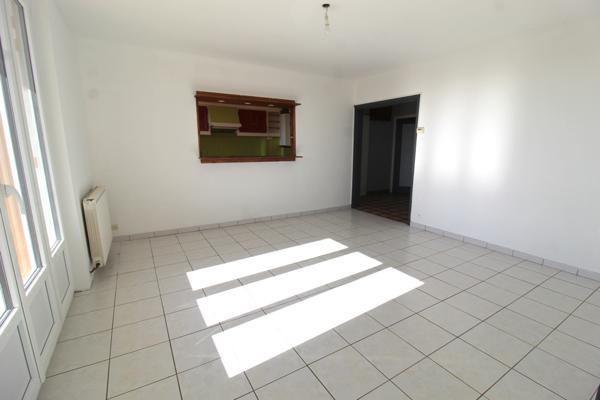 Nevers (58000) APPARTEMENT 2 CHAMBRES AVEC GARAGE