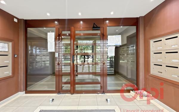 Appartement à vendre    2 pièces • 38 m2 Fréjus