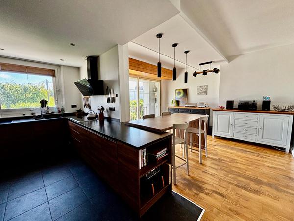 Maison d'exception de plus de 200 m²  - Calais Nord - Charme, volumes et prestations de qualité