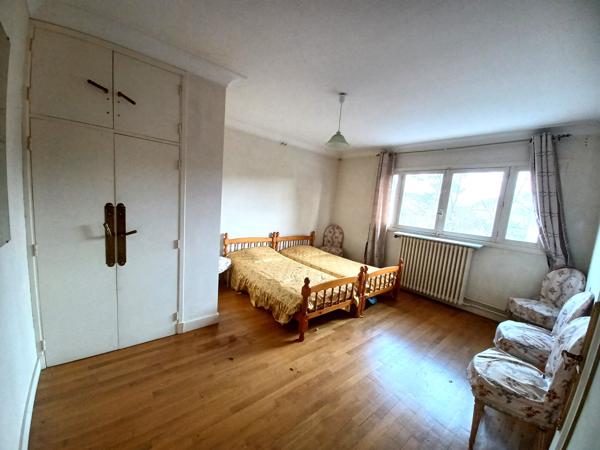 Ancien hôtel particulier 360m2, pavillon de chasse, dépendances et terrain Détails des diagnostics énergétiques