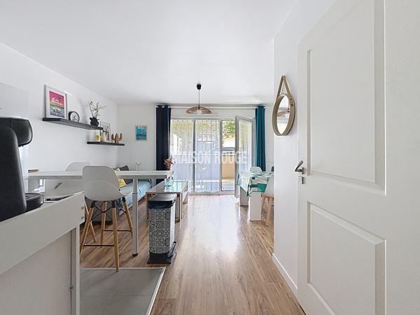 Appartement T2 avec terrasse et parking à Dinard hyper centre - proche marché et plages