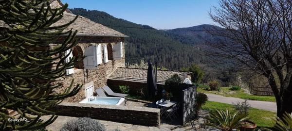 Maison à LE COLLET-DE-DEZE, 48160 - 8 pièces 159m²