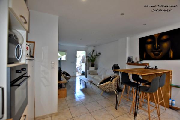 CARQUEIRANNE (83) - RARE - MAISON DE 55 M² - 2 CHAMBRES - TERRASSE ET TERRAIN PLAT AU GRAND CALME