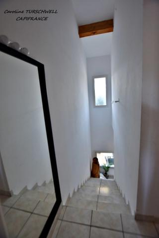 CARQUEIRANNE (83) - RARE - MAISON DE 55 M² - 2 CHAMBRES - TERRASSE ET TERRAIN PLAT AU GRAND CALME