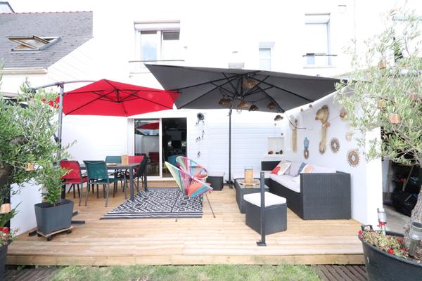 Spacieuse maison familiale familiale avec 5 chambres, jardin et garage.