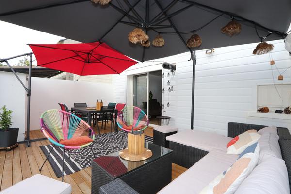 Spacieuse maison familiale familiale avec 5 chambres, jardin et garage.