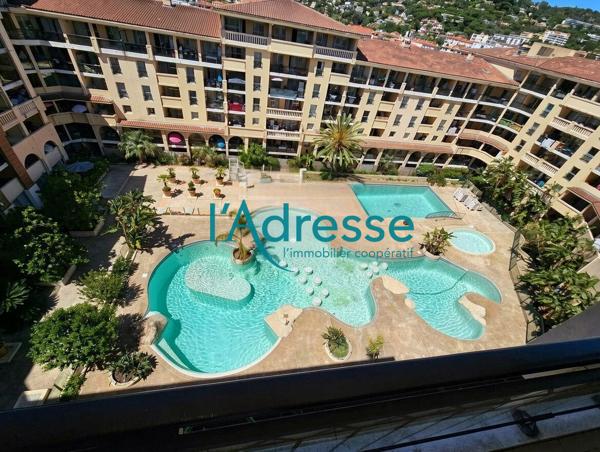 DERNIER ETAGE 2 pièces 28m2 avec Parking!