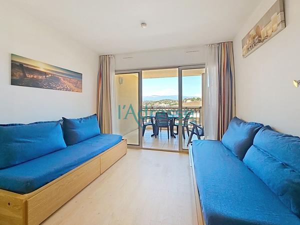DERNIER ETAGE 2 pièces 28m2 avec Parking!
