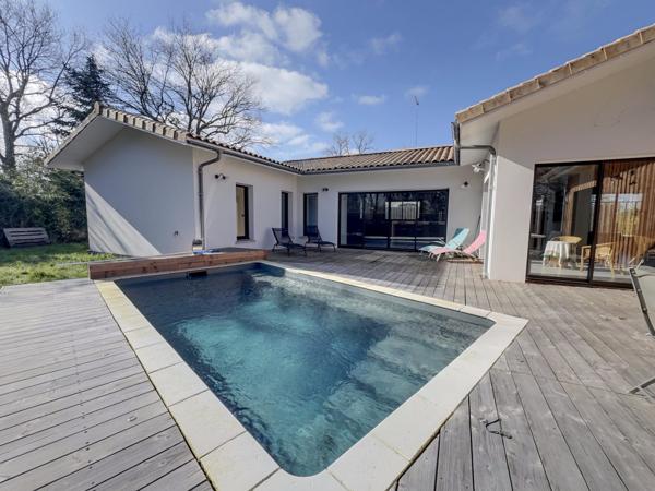 La Teste de Buch, Maison 5 pièces de 180 m2, piscine, terrasse, parcelle de 870 m2 !