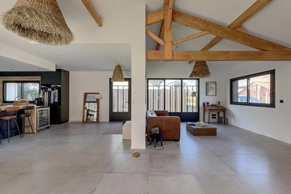 La Teste de Buch, Maison 5 pièces de 180 m2, piscine, terrasse, parcelle de 870 m2 !