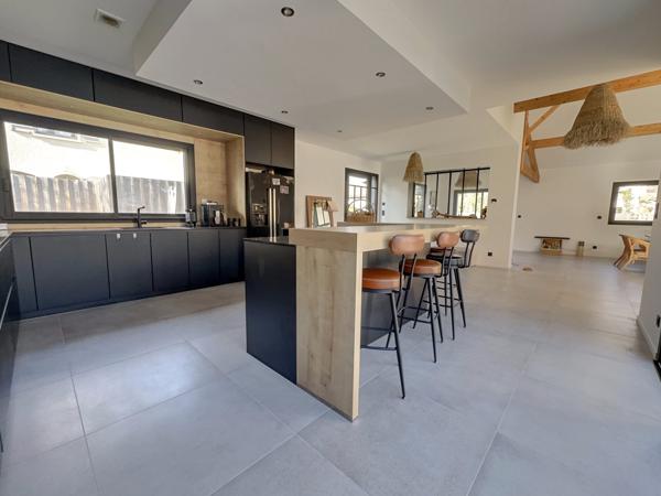 La Teste de Buch, Maison 5 pièces de 180 m2, piscine, terrasse, parcelle de 870 m2 !