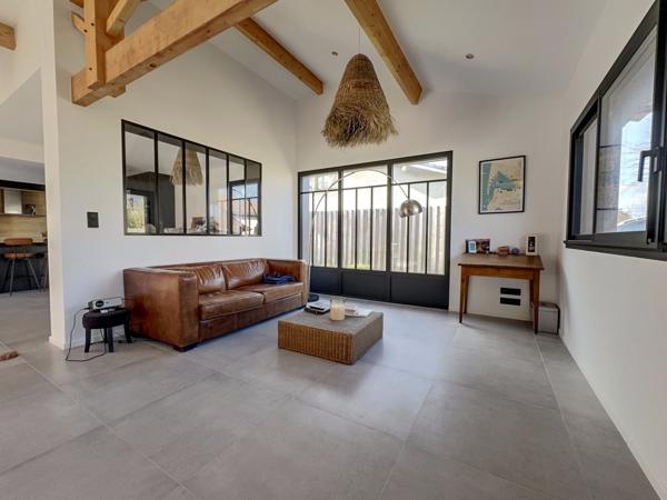 La Teste de Buch, Maison 5 pièces de 180 m2, piscine, terrasse, parcelle de 870 m2 !