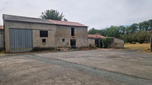 A RENOVER à 2 km du Centre-Ville du LOROUX-BOTTEREAU