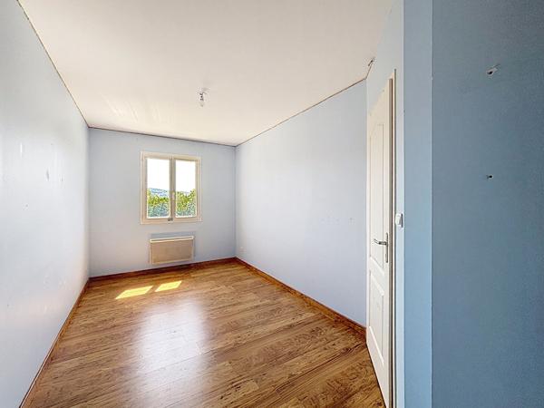 Maison de 105m2, 4 chambres, terrain de 730m2 au calme