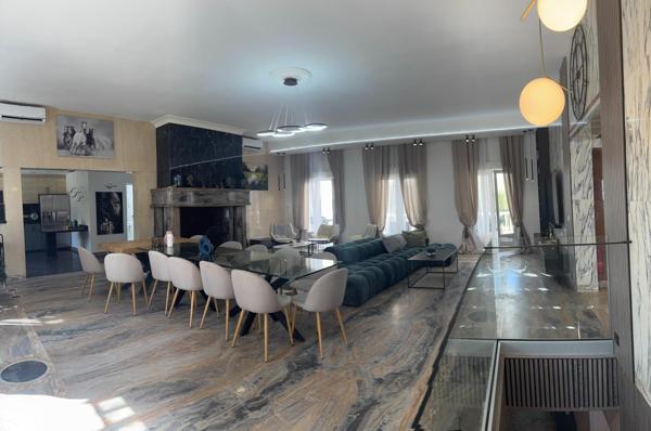 Maison à Nemours, 77140 - 8 pièces 351m²