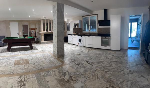 Maison à Nemours, 77140 - 8 pièces 351m²