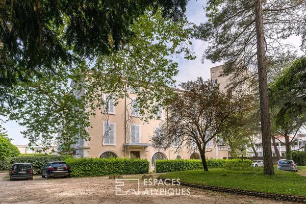 Appartement atypique et lumineux dans résidence de caractère