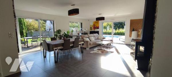 A 10mns REDON - Secteur calme et résidentiel, beau pavillon contemporain de 162 m², comprenant ...