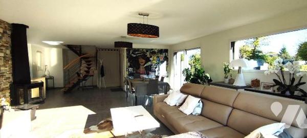 A 10mns REDON - Secteur calme et résidentiel, beau pavillon contemporain de 162 m², comprenant ...