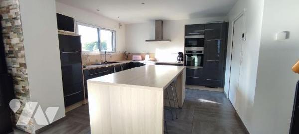 A 10mns REDON - Secteur calme et résidentiel, beau pavillon contemporain de 162 m², comprenant ...