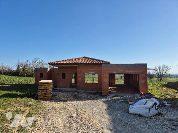 NIZAS (32130), Villa de 120m², sur une parcelle de 1012m².