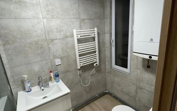 Appartement à vendre    1 pièce • 27,51 m2 Paris 20