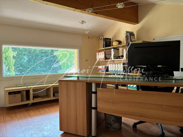 Maison T5 de 114 m² sur terrain arboré de 4063 m²