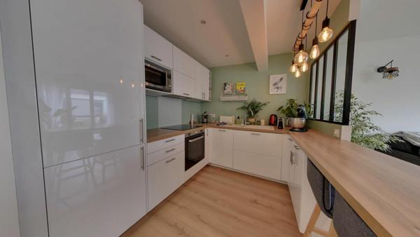 T2 MEUBLE MONTREUIL AVEC BALCON