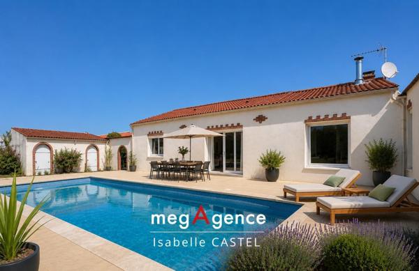 Maison à SABLES D OLONNE, 85180 - 8 pièces 188m²