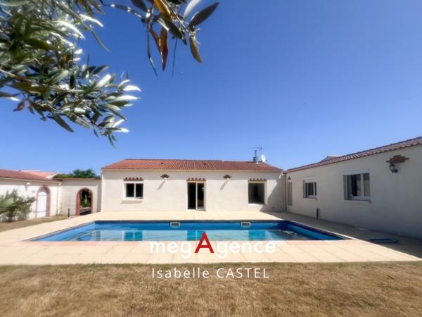 Maison à SABLES D OLONNE, 85180 - 8 pièces 188m²