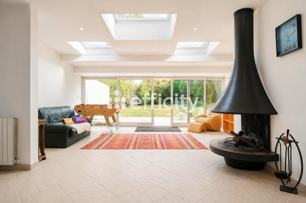 Maison
         6 pièces
        - 148 m² Exclusivité 499 000 € *