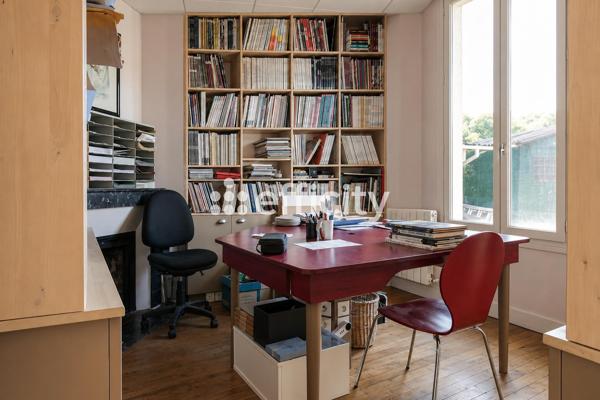 Maison
         6 pièces
        - 148 m² Exclusivité 499 000 € *