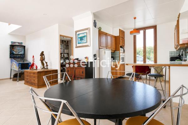 Maison
         6 pièces
        - 148 m² Exclusivité 499 000 € *