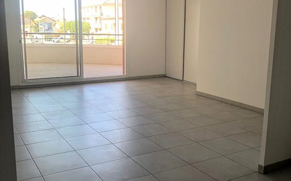 Appartement à vendre    3 pièces • 66,18 m2 Miramas