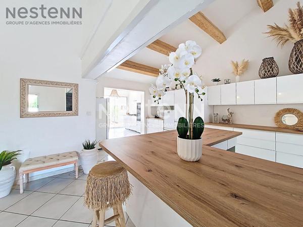 Grande villa familiale avec piscine et dépendance à Lunel