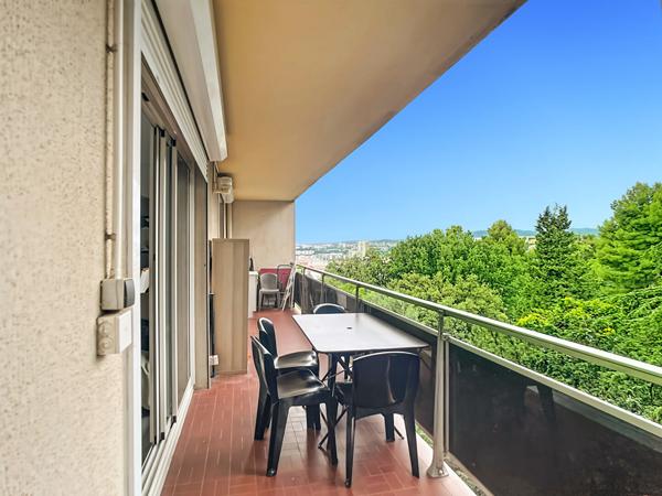 Appartement 4 pièces 90 m2 à vendre - Secteur Saint-Tronc -13010 Marseille