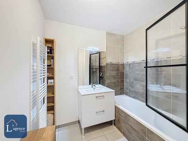 T3 en dernier étage + terrasse de 25m² vue dégagée + double Pkg en sous-sol - Toutes proximités