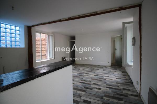 Immeuble à ROMILLY-SUR-SEINE, 10100 - 212m²